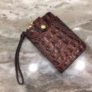 Brahmin wristlet